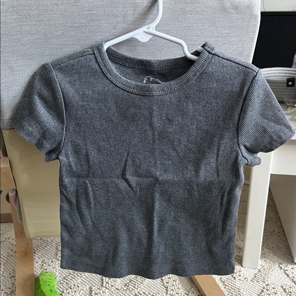 Gray Kids T-Shirt size S (6-7)